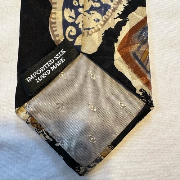 Lord & Taylor Tie 100% Silk Short 54” x 3.5” Handmade Necktie Black and Cream - Picture 2 of 9